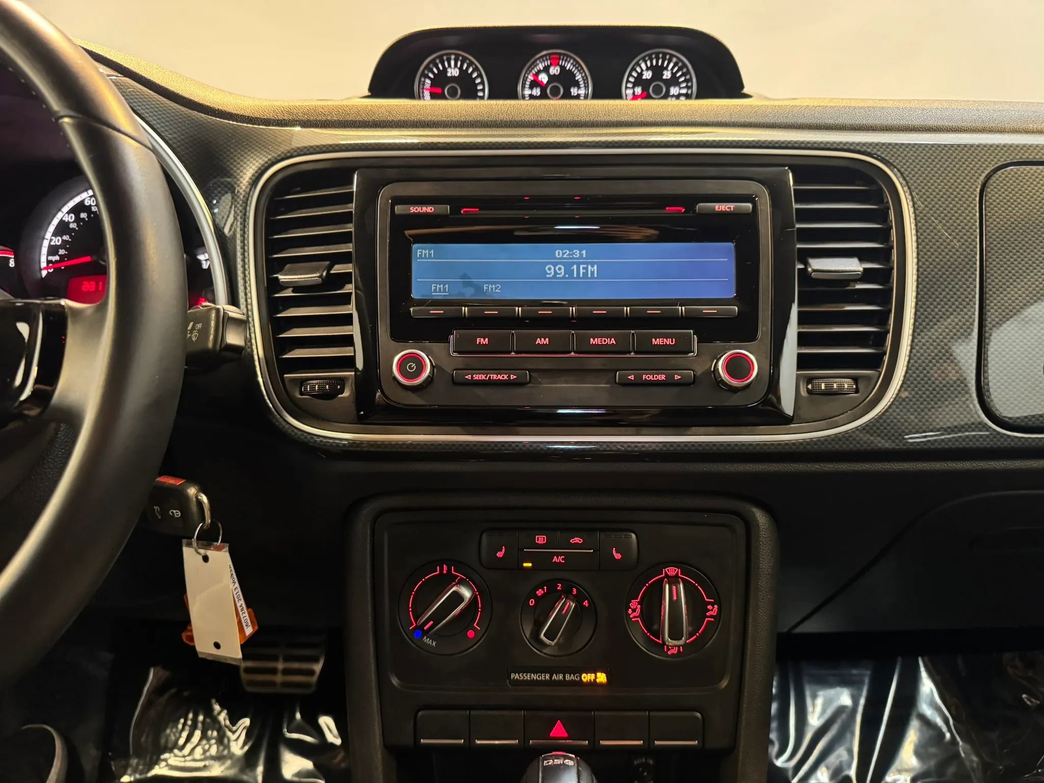 Used 2013 Volkswagen Beetle 2.0T FWD image 14