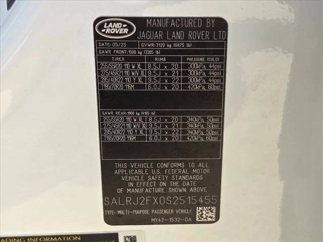 Certified 2025 Land Rover Discovery S image 26