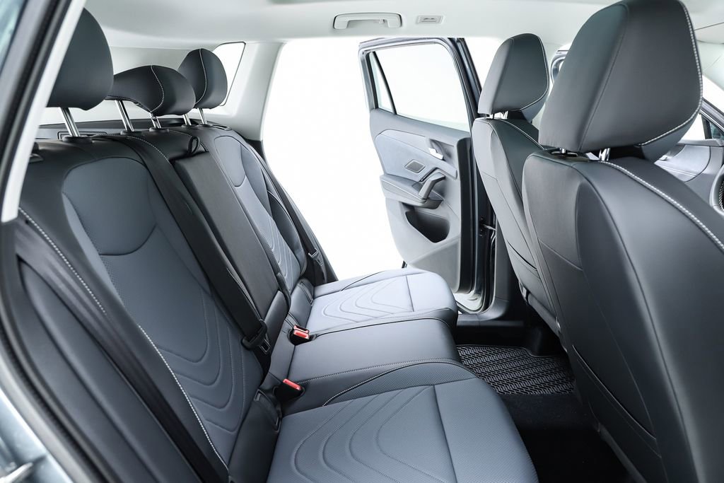 New 2026 Volkswagen Tiguan SE image 38