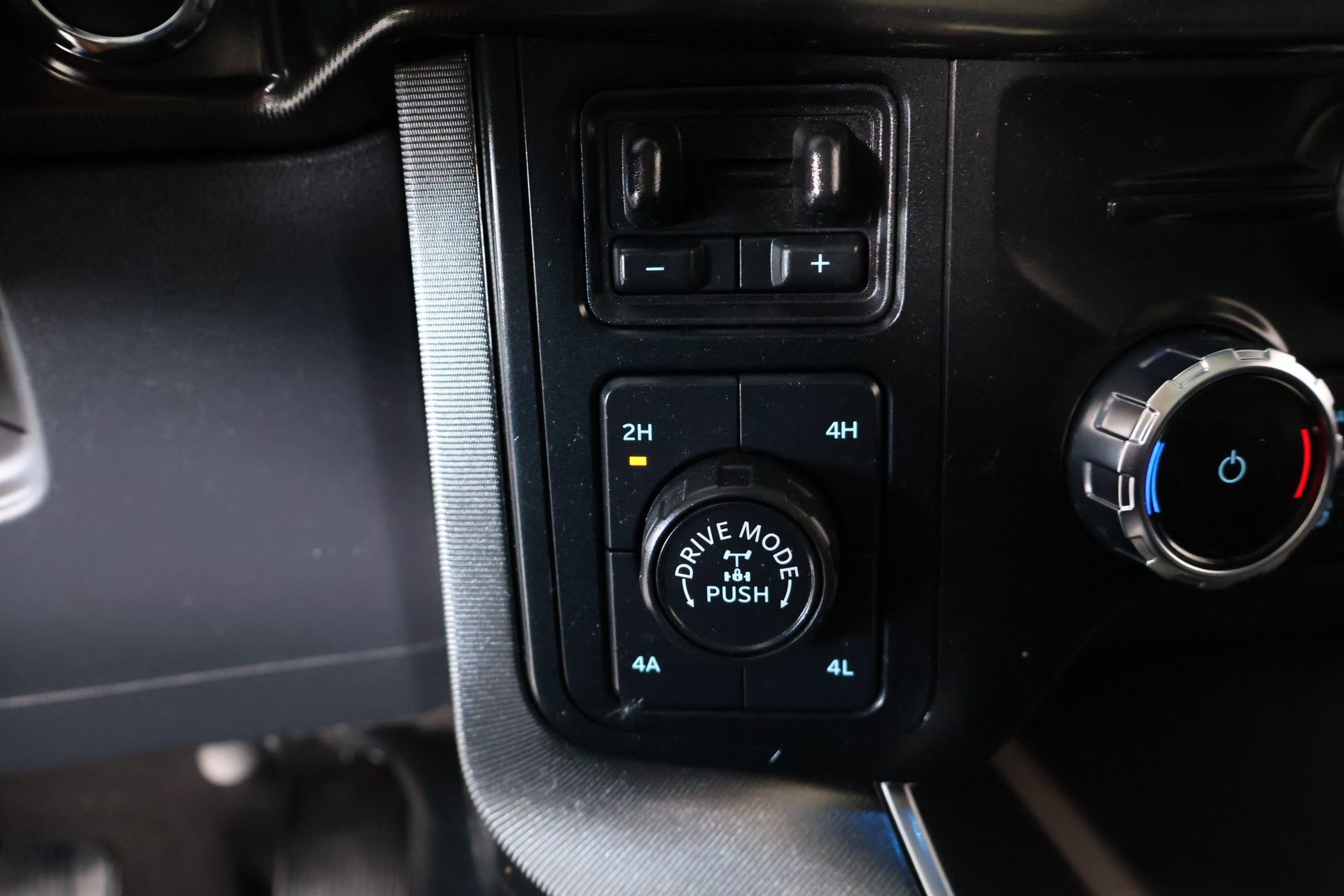 Used 2024 Ford F150 Platinum w/ Equipment Group 702A High AWD/4WD image 9
