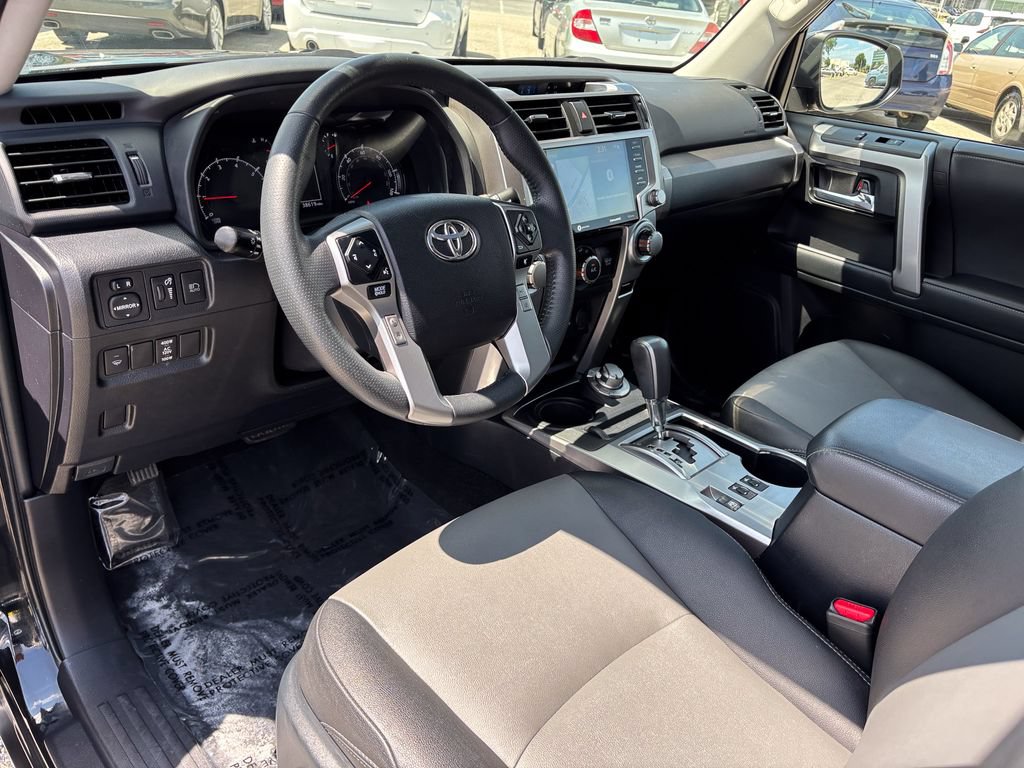 Used 2021 Toyota 4Runner SR5 Premium w/ Moonroof Package AWD/4WD image 18