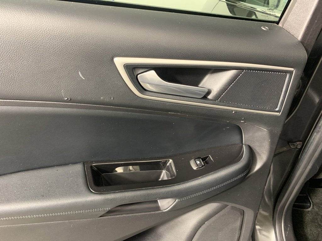 Used 2017 Ford Edge SEL w/ Equipment Group 201A image 32