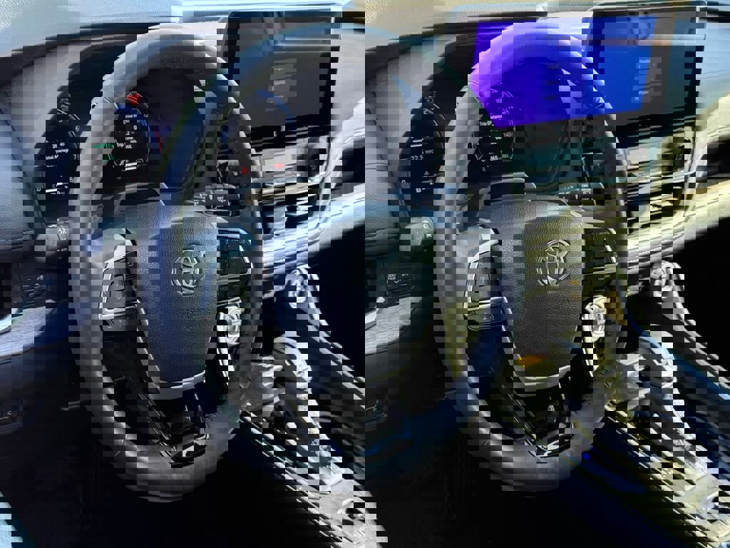 Used 2024 Toyota Grand Highlander Platinum image 18