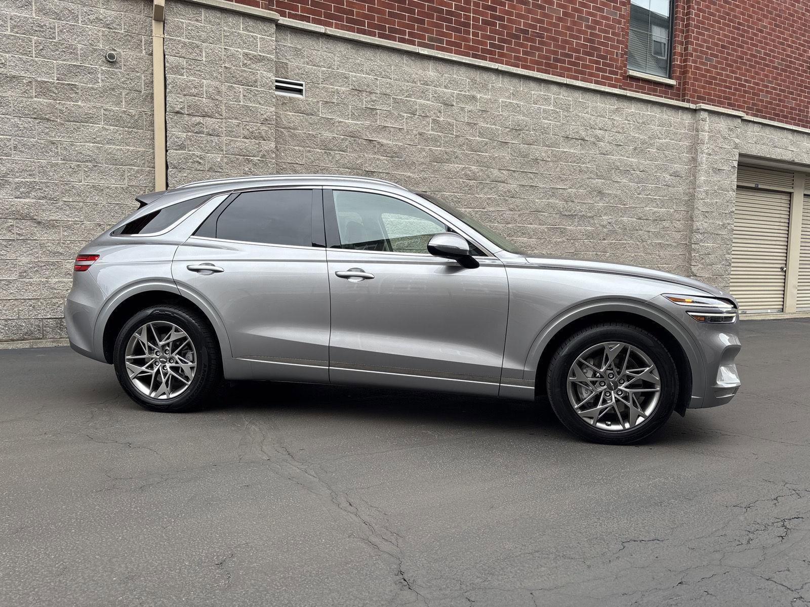 Used 2024 Genesis GV70 2.5T w/ Select Package image 3