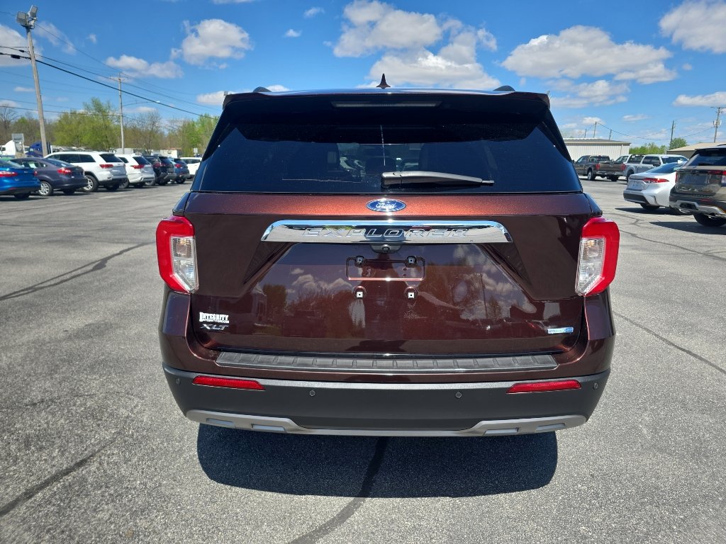 Used 2020 Ford Explorer XLT w/ Equipment Group 202A AWD/4WD image 7