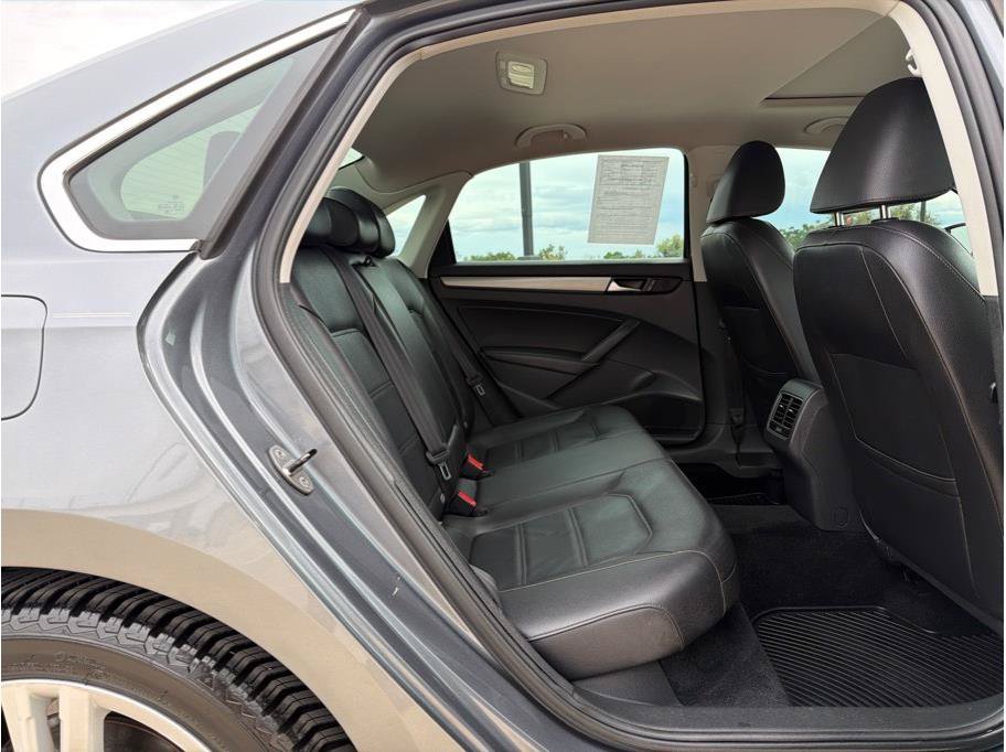 Used 2014 Volkswagen Passat 1.8T SE FWD image 13