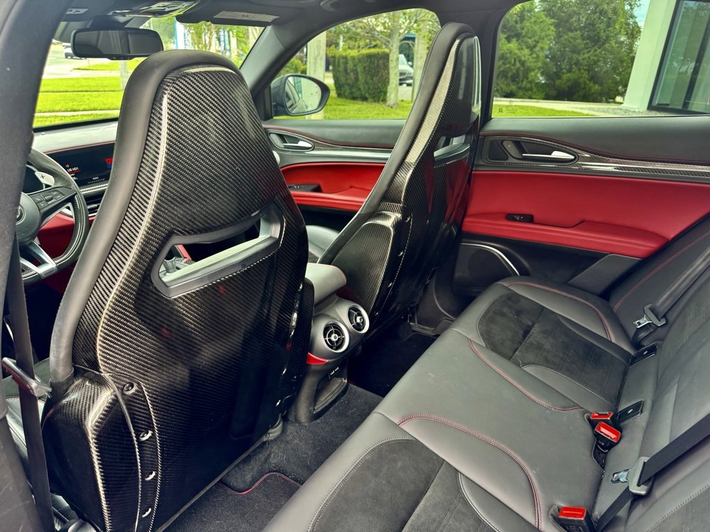 Used 2019 Alfa Romeo Stelvio Quadrifoglio image 17