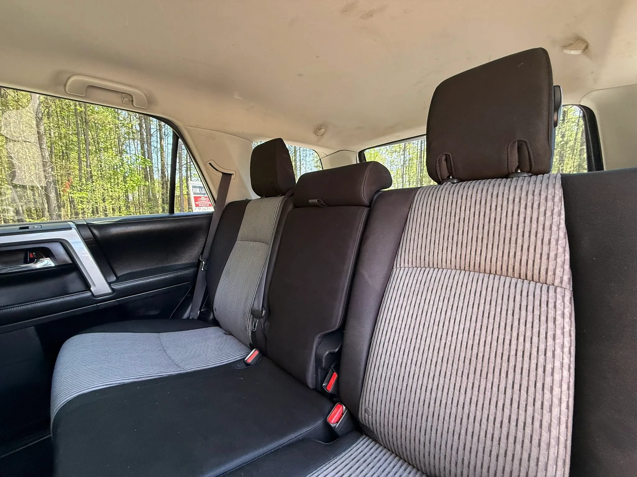 Used 2015 Toyota 4Runner SR5 AWD/4WD image 17