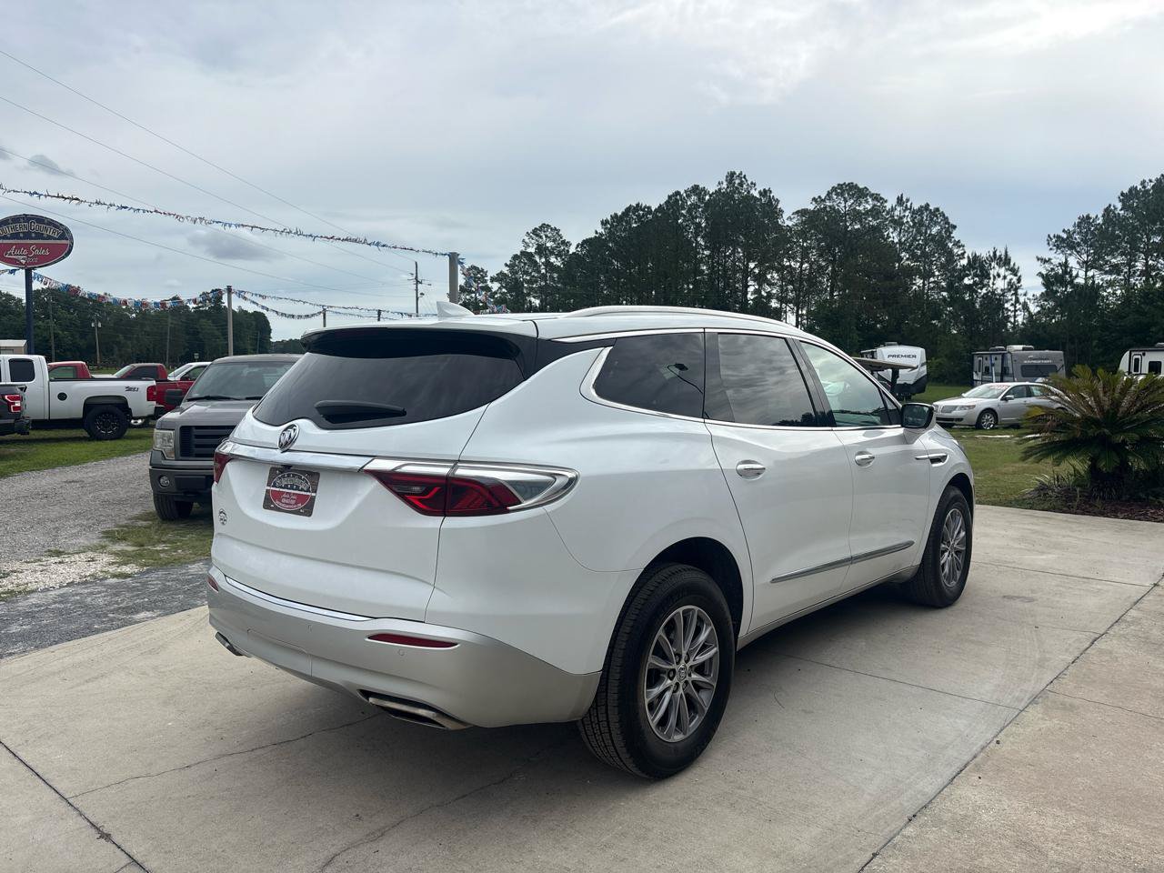 Used 2023 Buick Enclave Essence FWD image 5