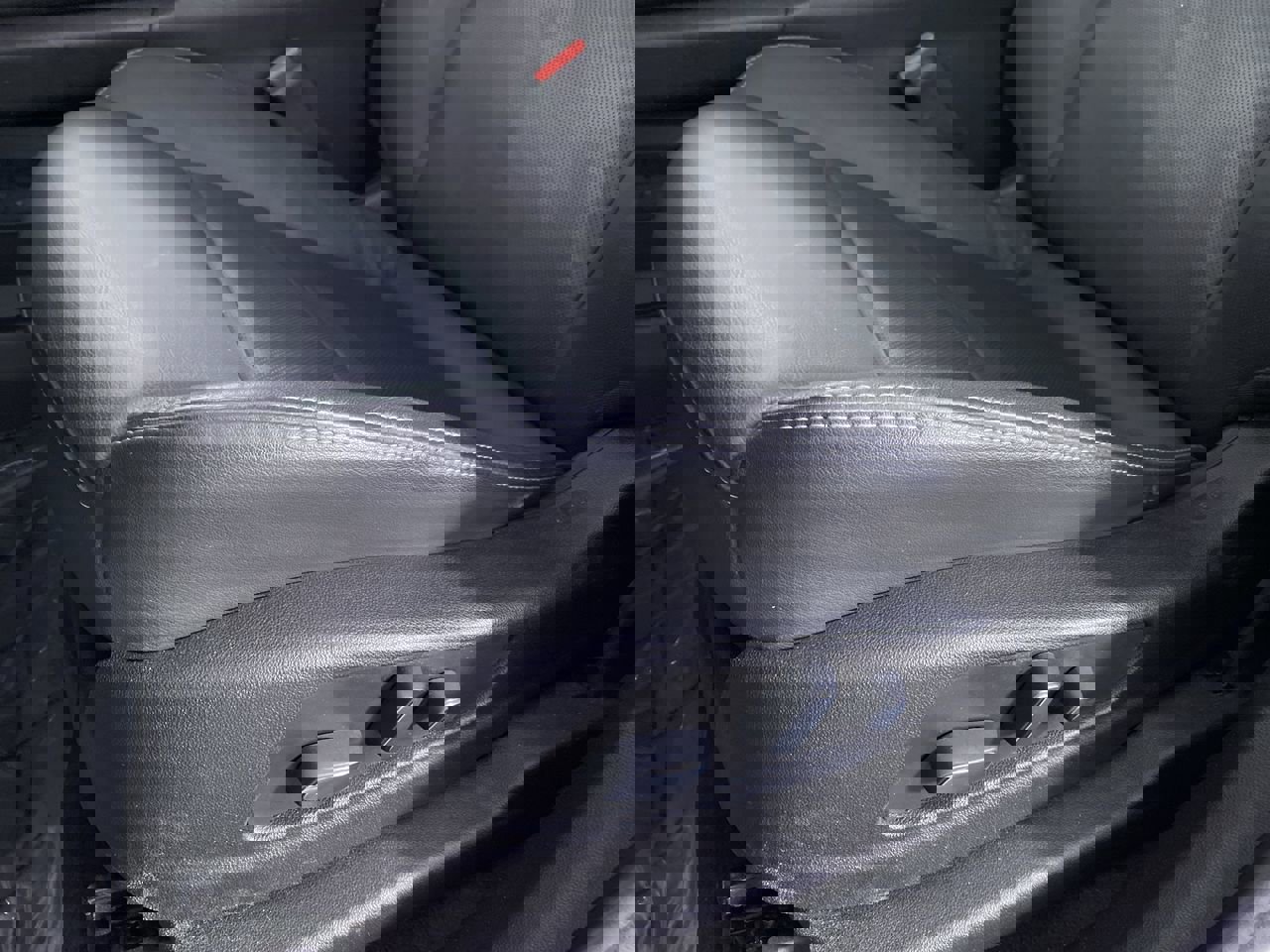 Certified 2023 Cadillac XT6 Premium Luxury image 9