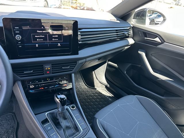 Used 2025 Volkswagen Jetta Sport image 20