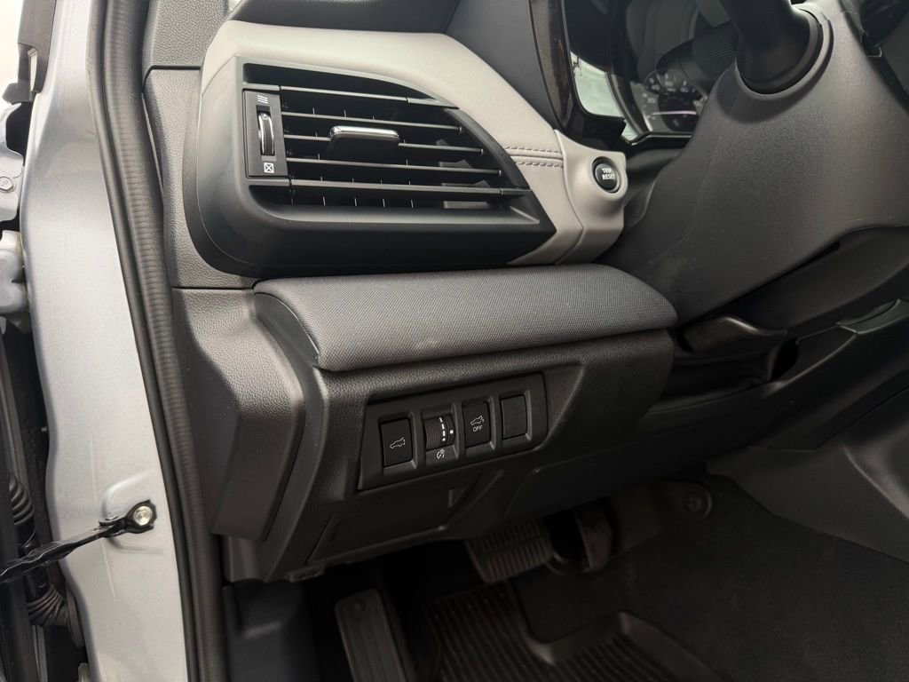 Used 2025 Subaru Outback Premium AWD/4WD image 14