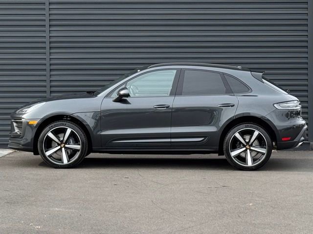 New 2026 Porsche Macan image 2