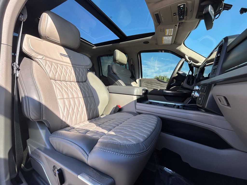 Used 2025 Ford F350 Platinum w/ Platinum Plus Package AWD/4WD image 28