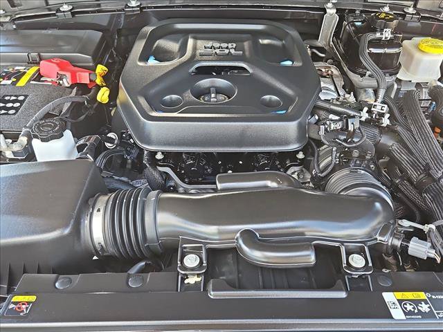 Used 2021 Jeep Wrangler Unlimited Sahara w/ Cold Weather Group AWD/4WD image 22