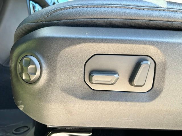 Used 2025 Jeep Gladiator Sport image 14