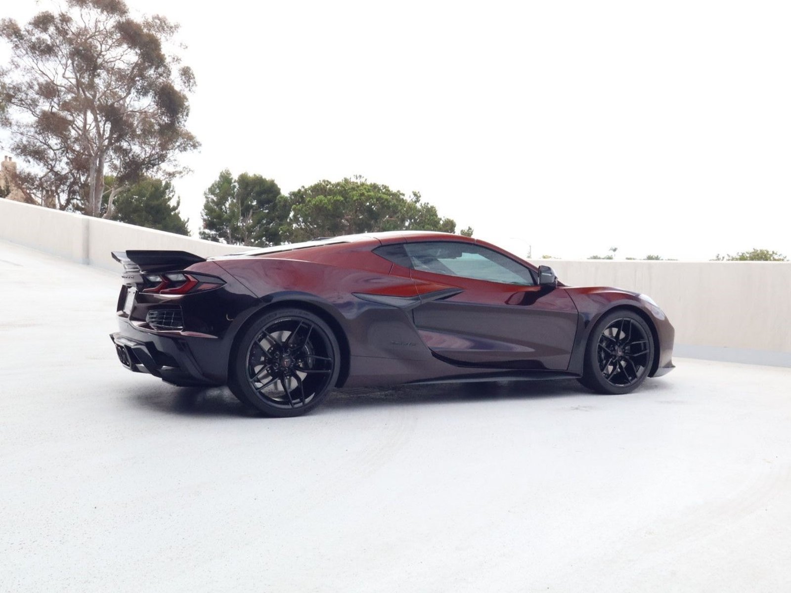 Used 2025 Chevrolet Corvette Z06 RWD image 8
