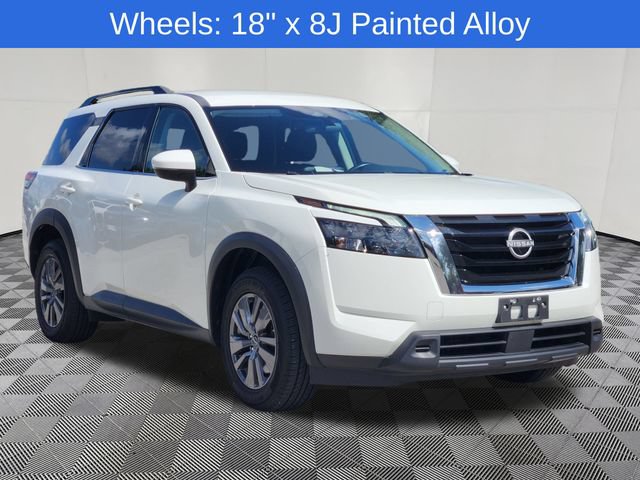 Used 2024 Nissan Pathfinder SV FWD image 3