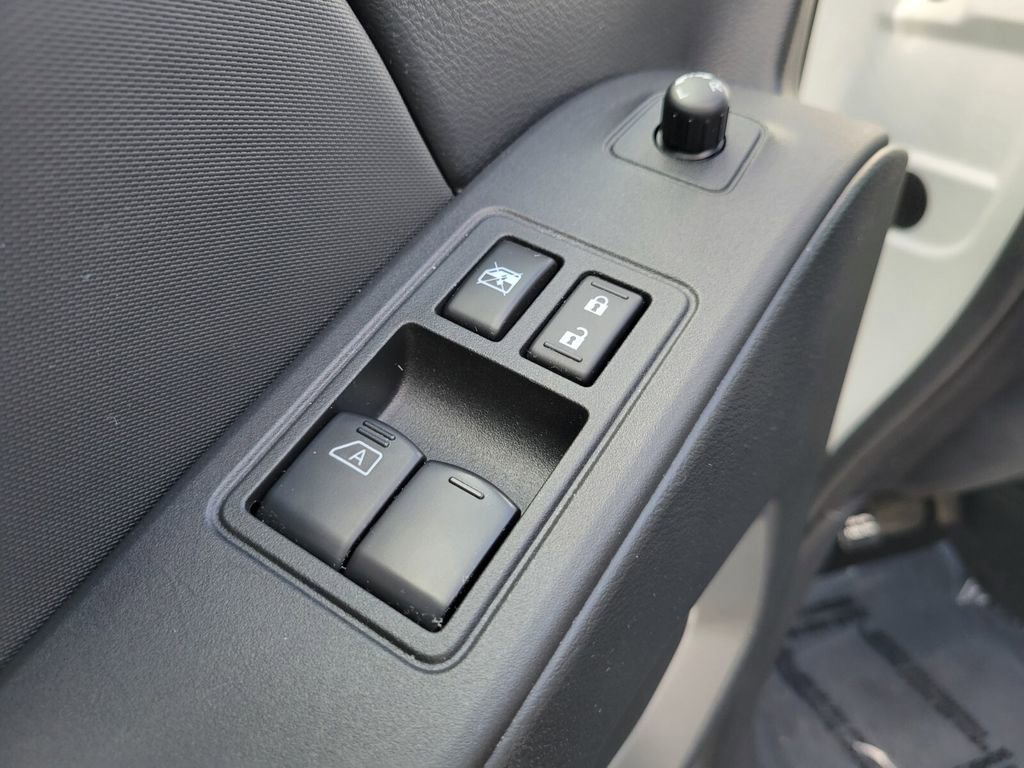 Used 2024 Nissan Frontier SV w/ Technology Package image 15