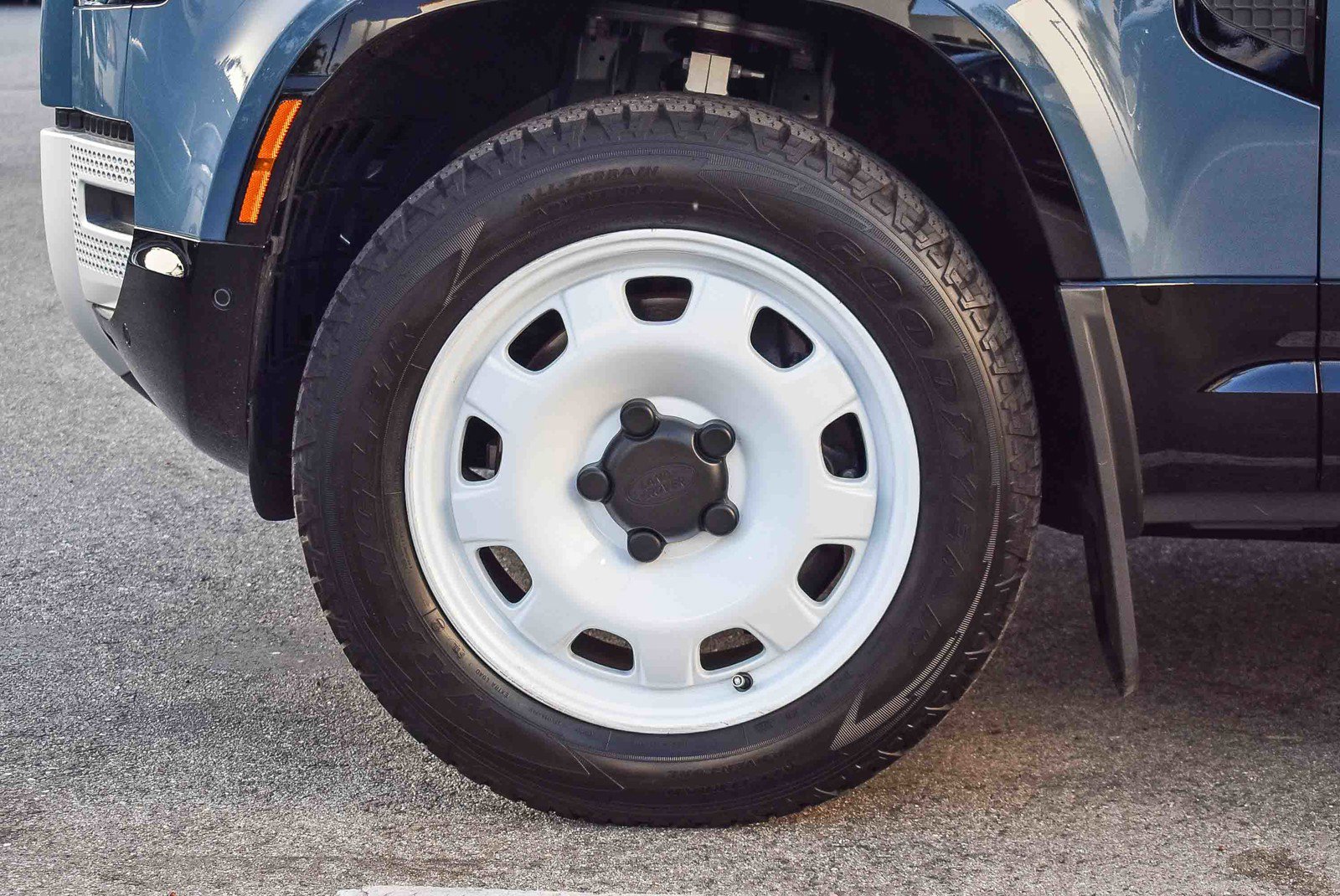 Used 2024 Land Rover Defender 110 S image 12