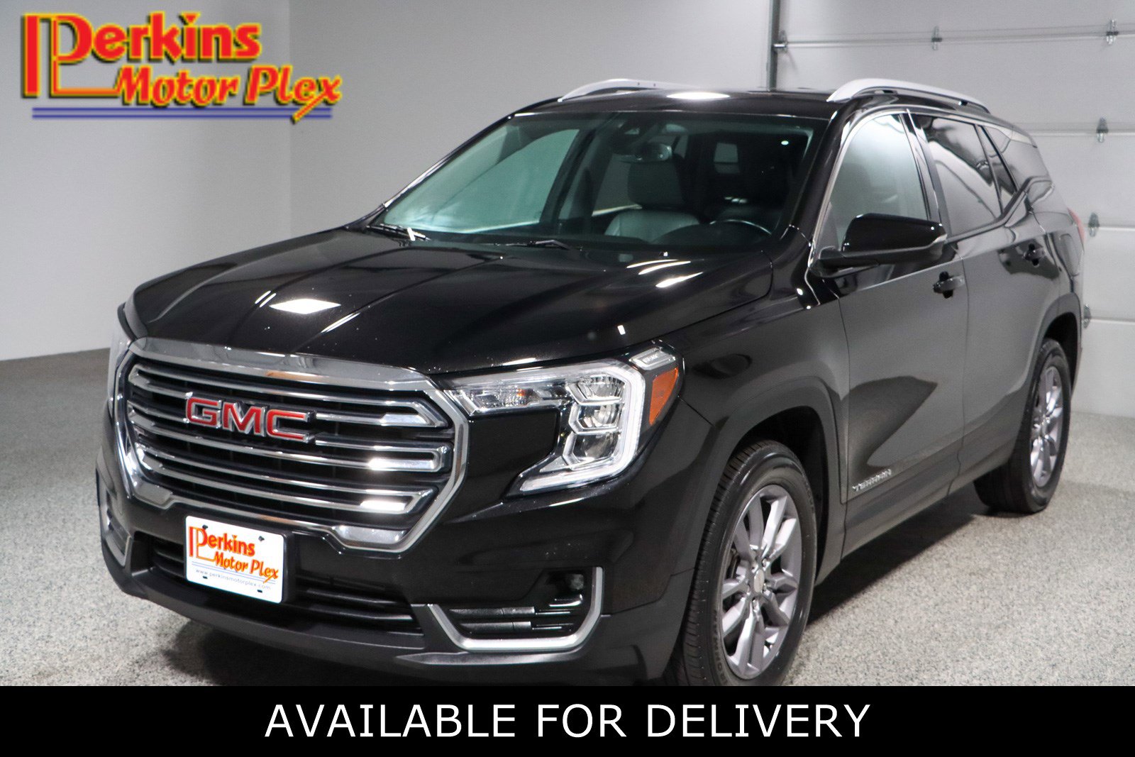 Used 2023 GMC Terrain SLT image 1