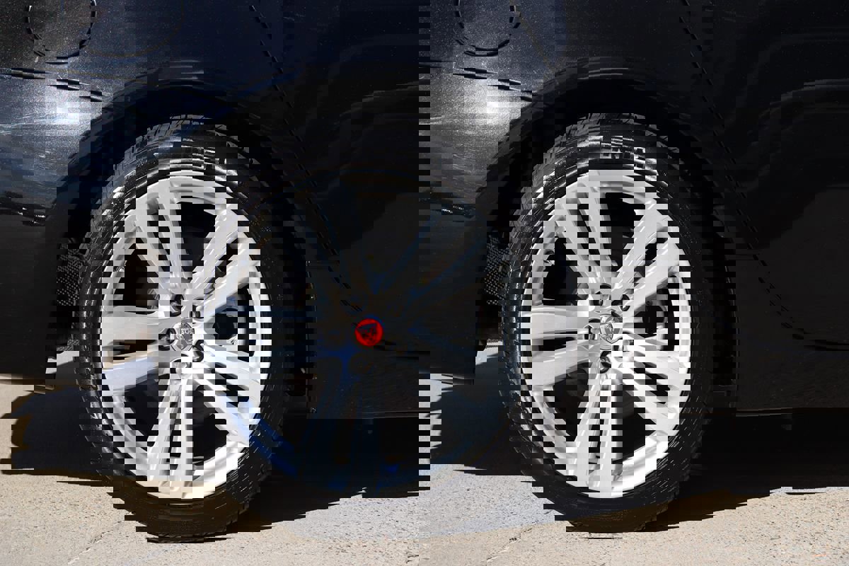 Used 2014 Jaguar XJ L Portfolio image 67