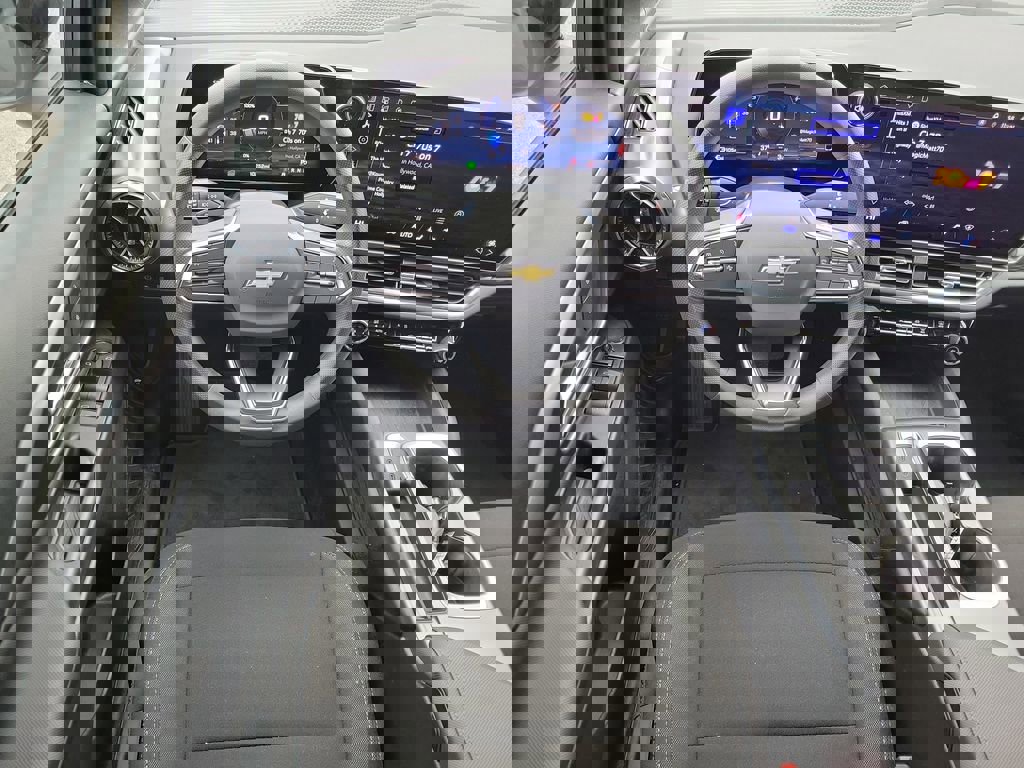 Used 2026 Chevrolet Equinox EV LT image 11