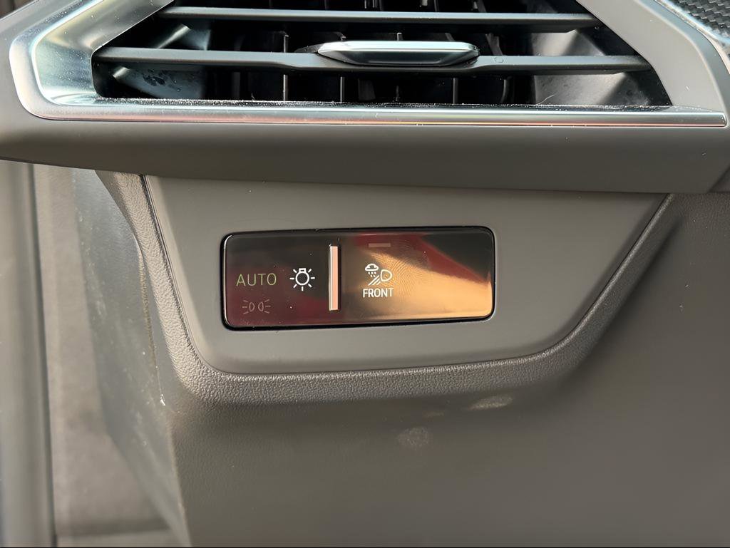 Used 2022 Audi e-tron GT Prestige image 42