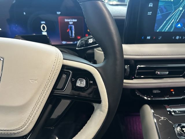 Certified 2025 Lincoln Aviator Black Label image 30