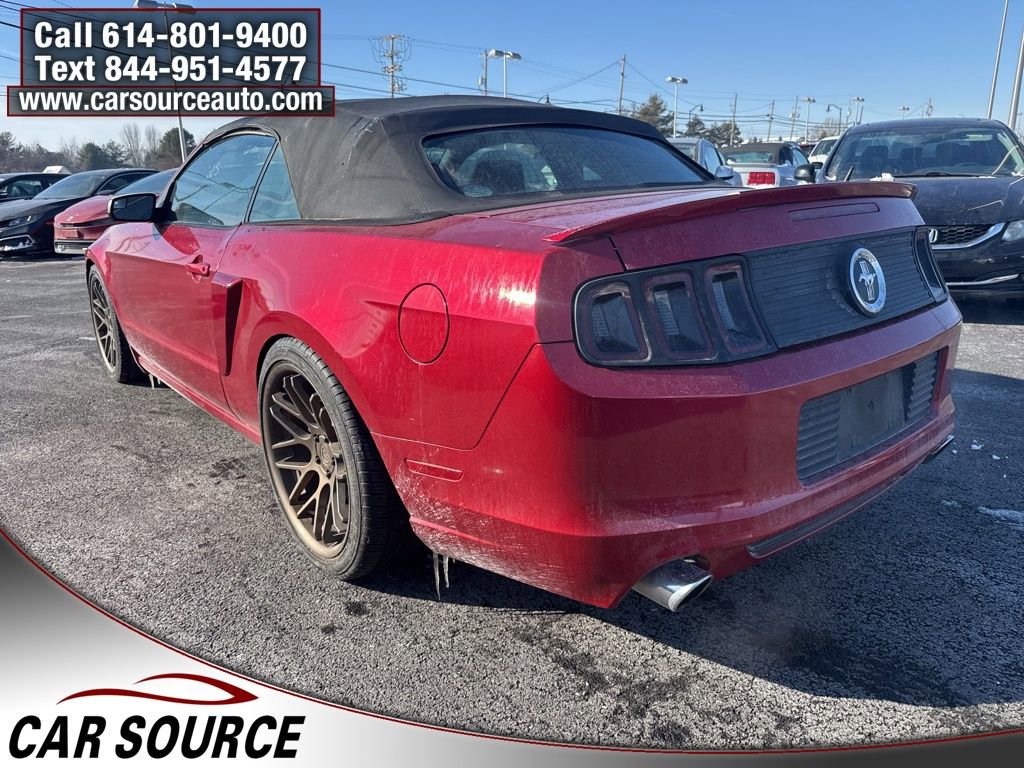 Used 2013 Ford Mustang Convertible image 5