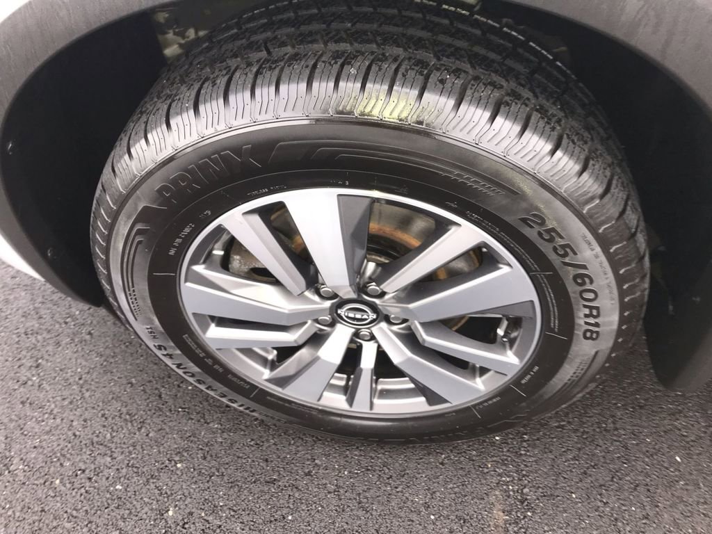 Used 2023 Nissan Pathfinder SL w/ Black Appearance Package image 10