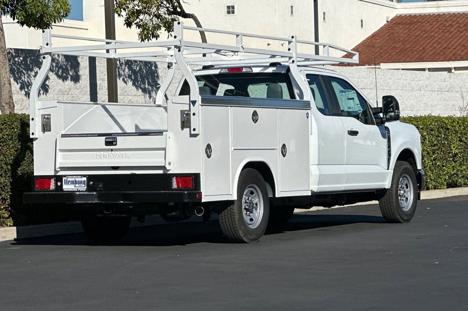 New 2026 Ford F250 XL w/ XL Chrome Package image 4