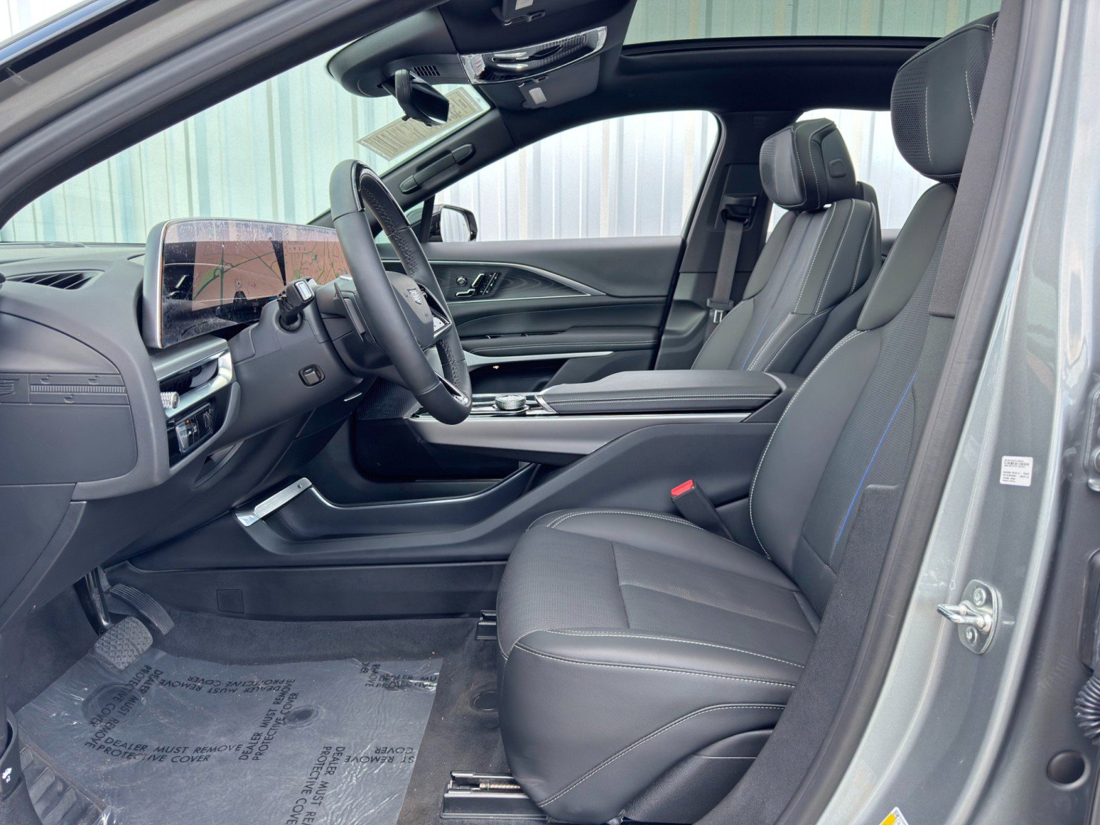 Used 2025 Cadillac Lyriq Luxury image 15