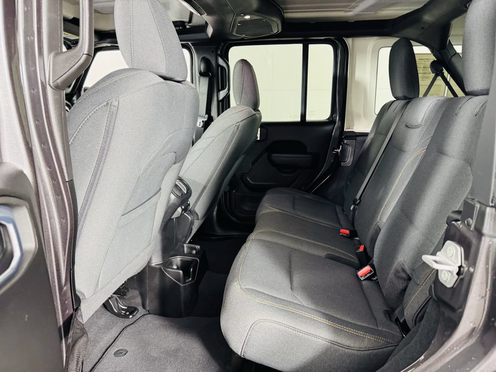 Used 2026 Jeep Wrangler Unlimited Sport AWD/4WD image 19