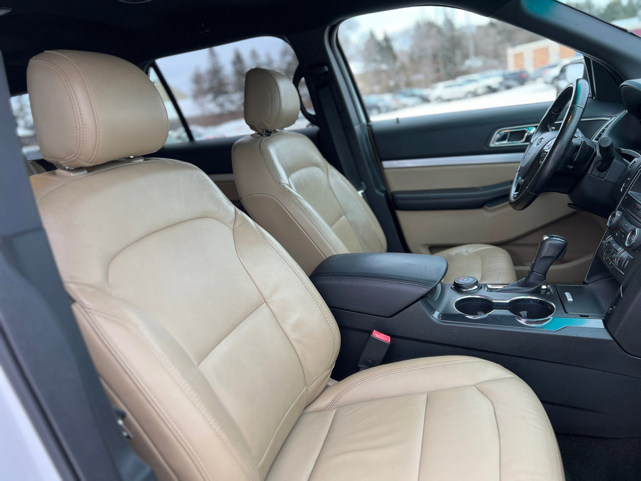 Used 2016 Ford Explorer XLT w/ Equipment Group 202A image 47