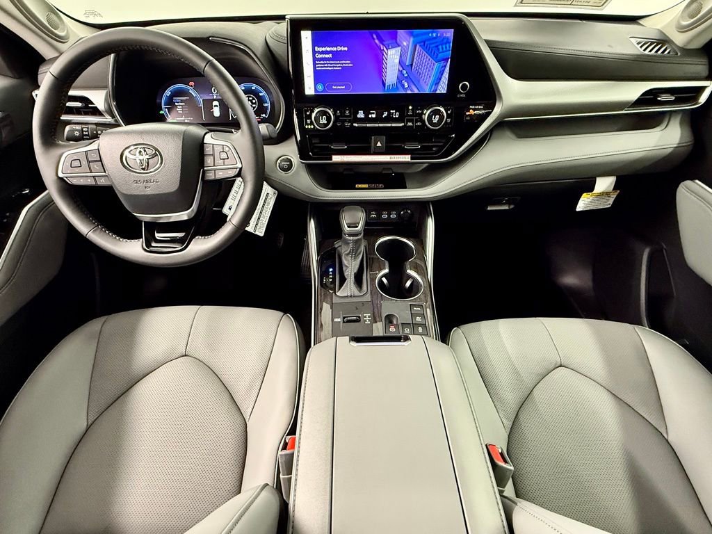 Used 2026 Toyota Highlander Platinum image 36