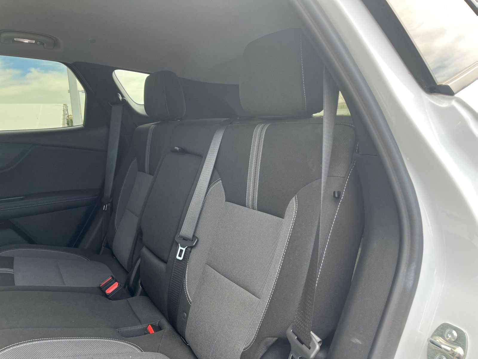 Used 2025 Chevrolet Blazer LT image 38