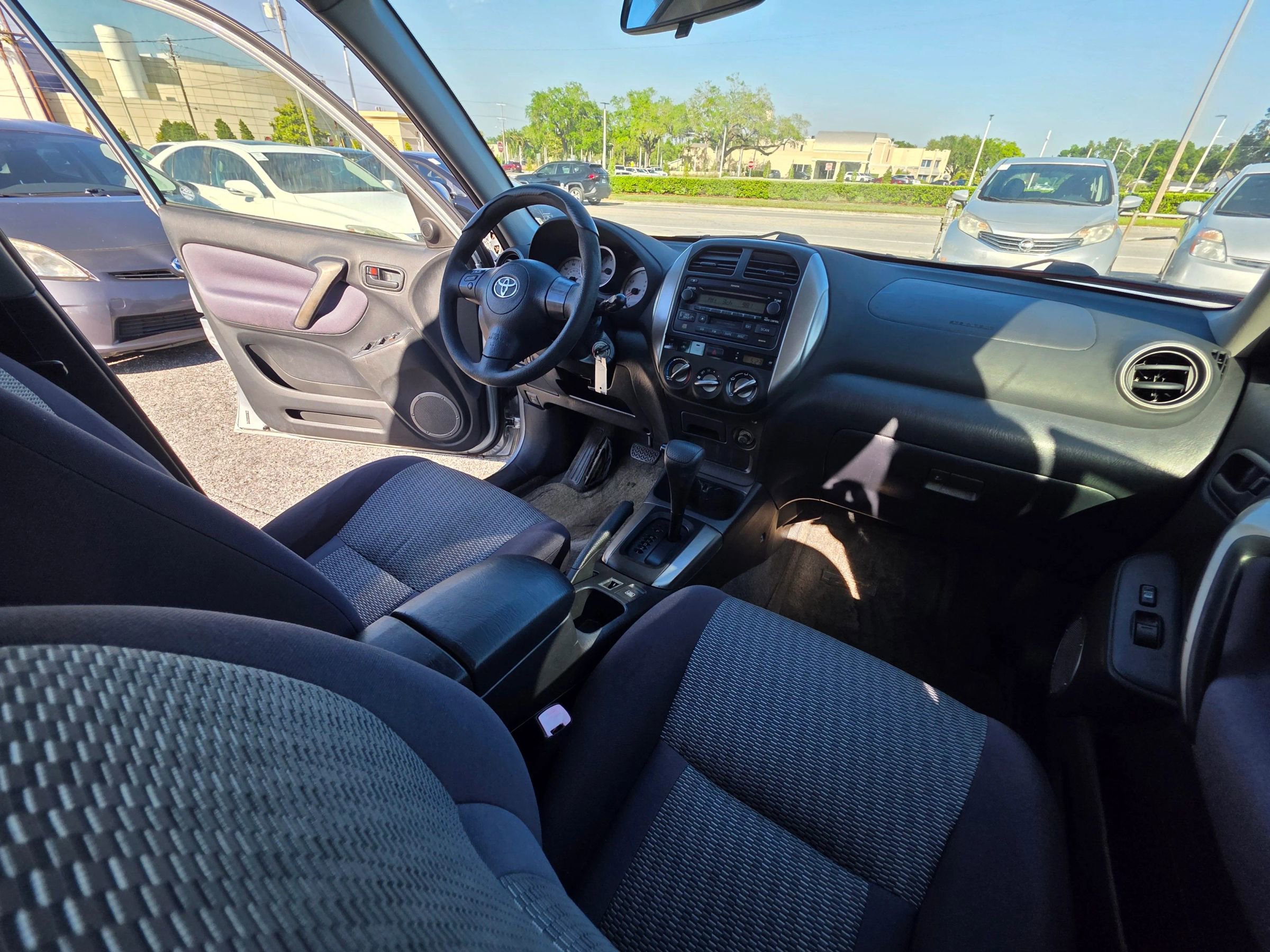 Used 2005 Toyota RAV4 2WD image 18