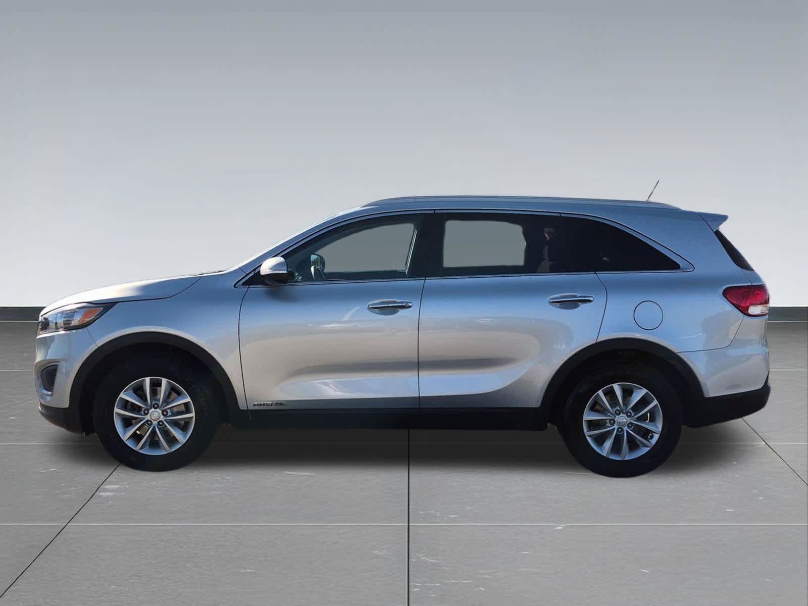 Used 2018 Kia Sorento LX AWD/4WD image 3