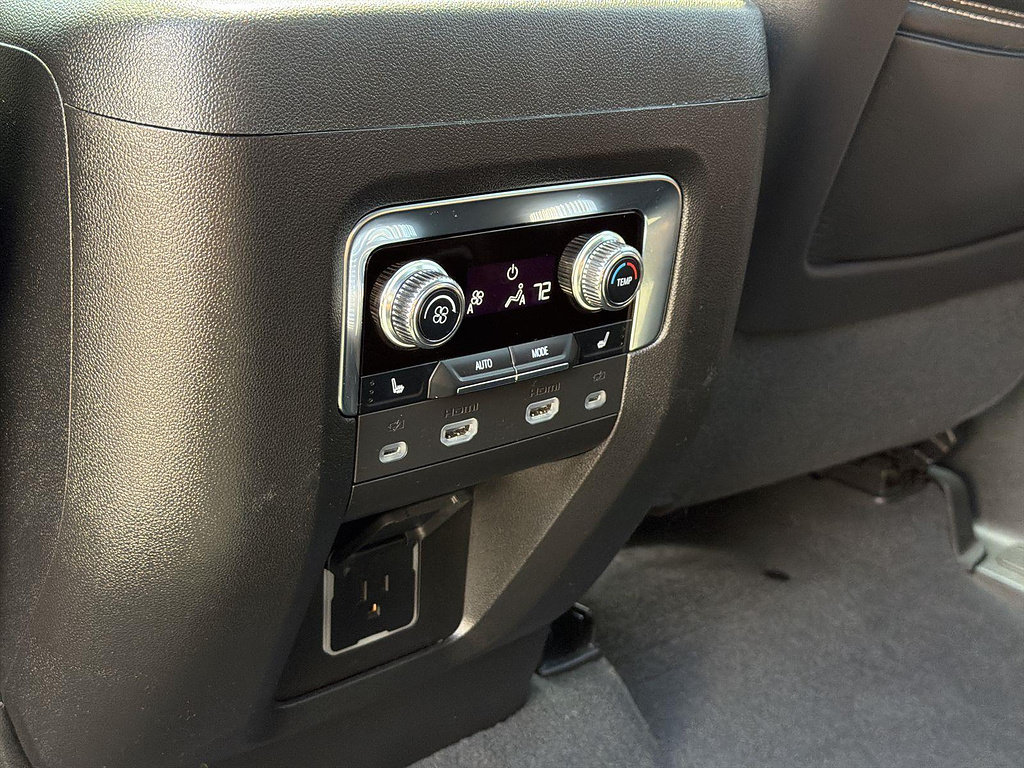 Used 2023 GMC Yukon Denali Ultimate AWD/4WD image 44