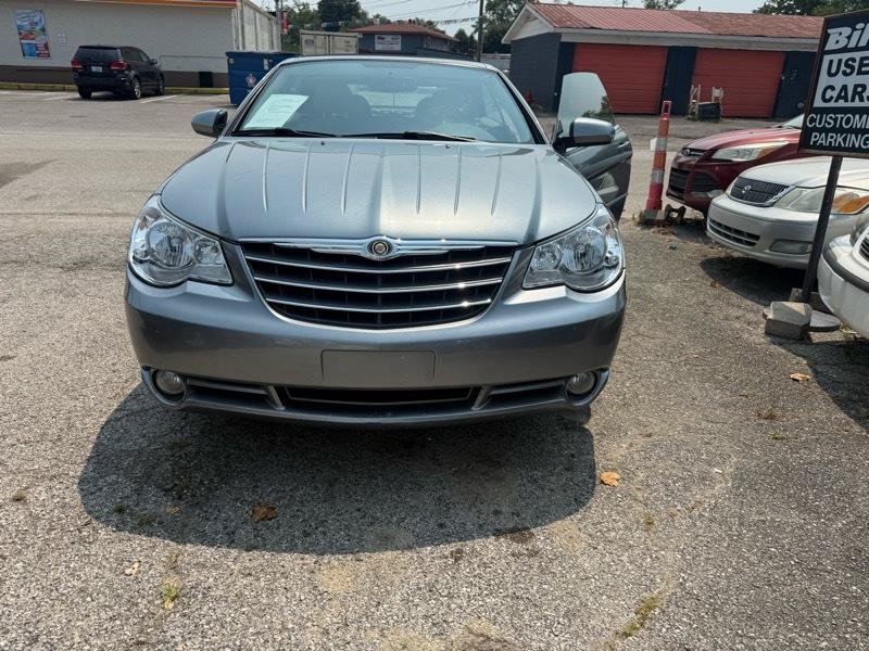 Used 2008 Chrysler Sebring Touring w/ Special Touring Group FWD image 2