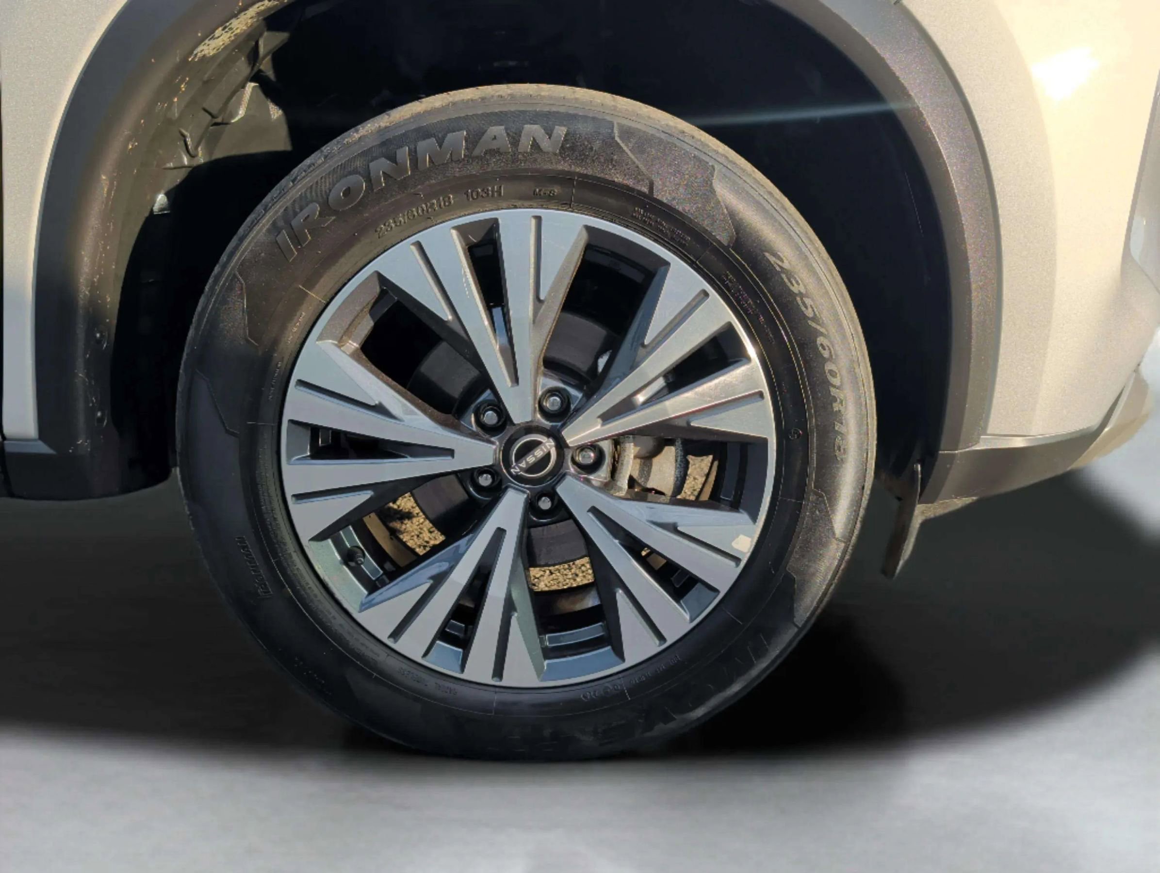 Used 2023 Nissan Rogue SV image 38