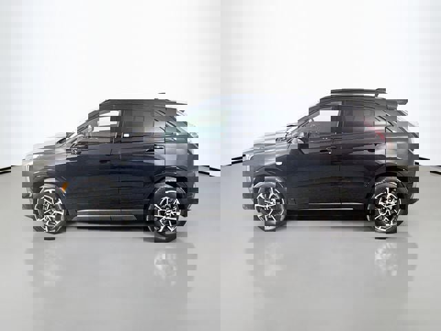 Used 2024 Cadillac XT4 Sport w/ Cold Weather Package image 5