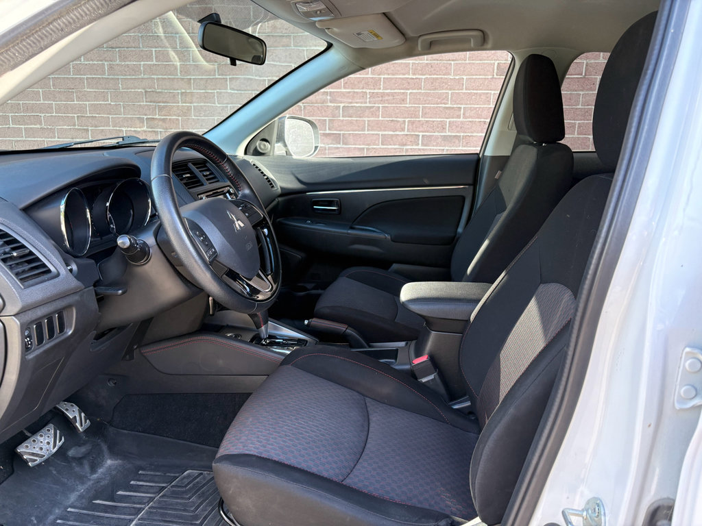 Used 2018 Mitsubishi Outlander Sport LE AWD/4WD image 12