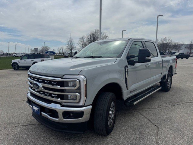 Used 2026 Ford F250 Lariat AWD/4WD image 3