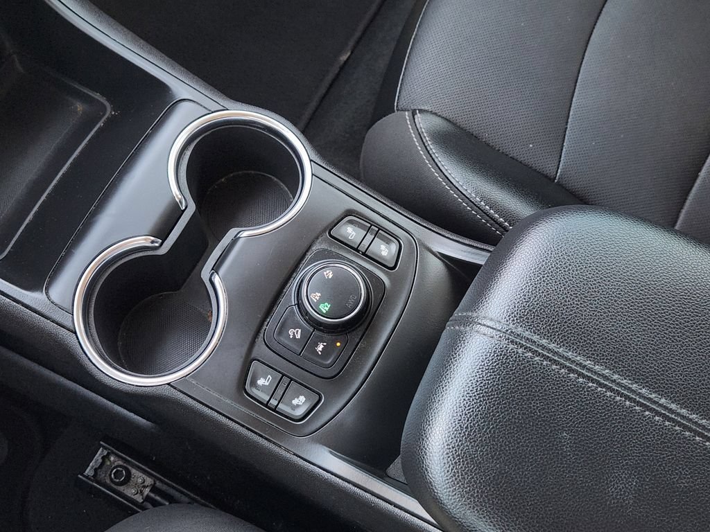 Used 2023 GMC Terrain SLT AWD/4WD image 21
