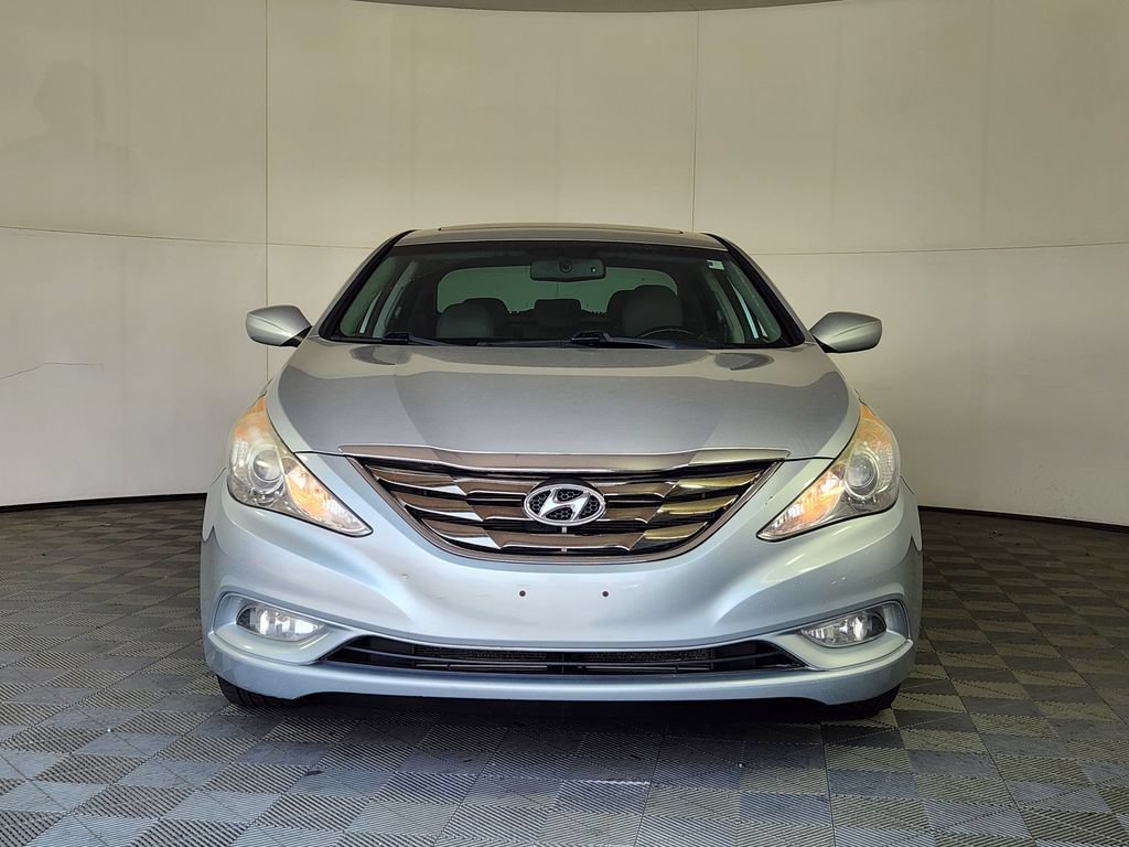 Used 2013 Hyundai Sonata SE w/ Navigation & Sunroof Pkg FWD video 2