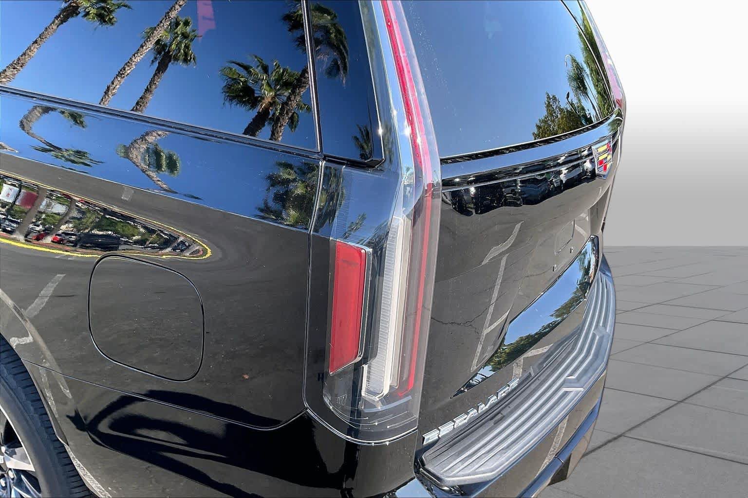 Used 2023 Cadillac Escalade Sport Platinum AWD/4WD image 28