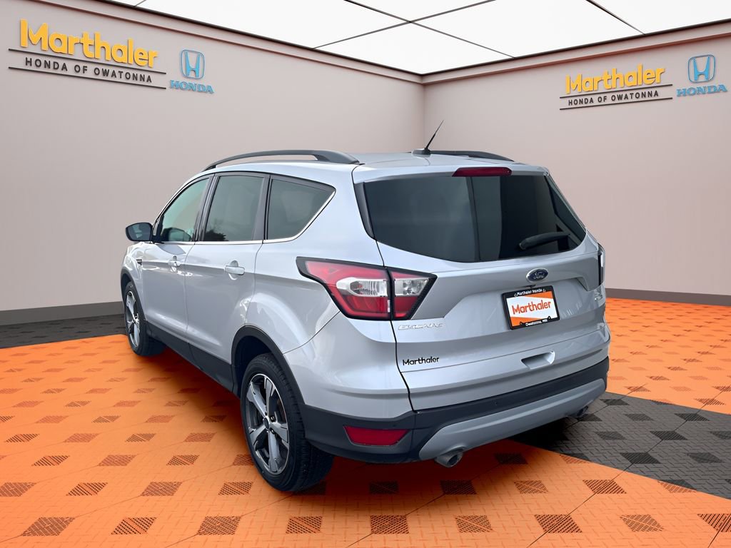 Used 2017 Ford Escape SE w/ Equipment Group 201A image 3