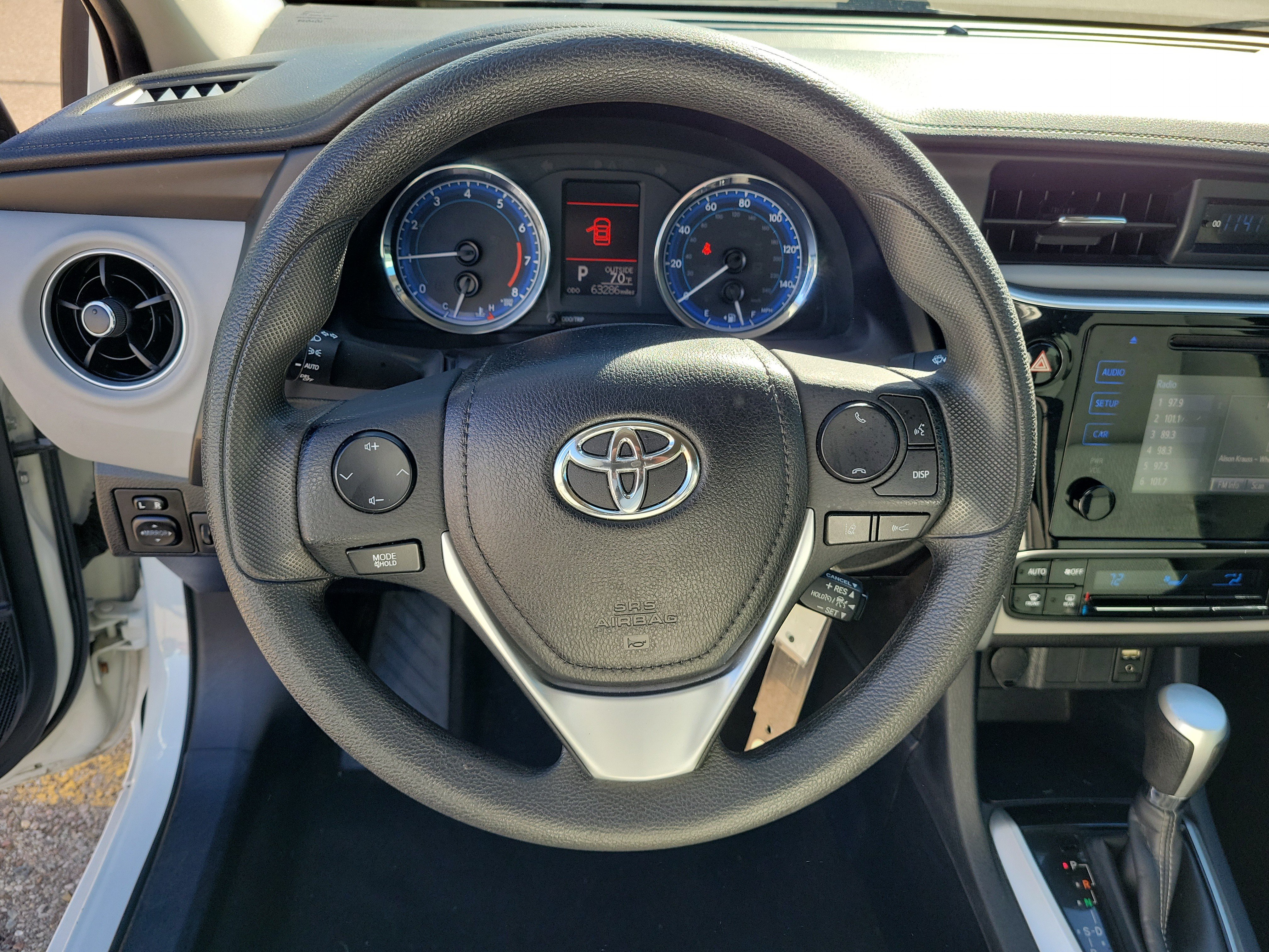 Used 2017 Toyota Corolla LE w/ Carpet Mat Package (TMS) FWD image 21